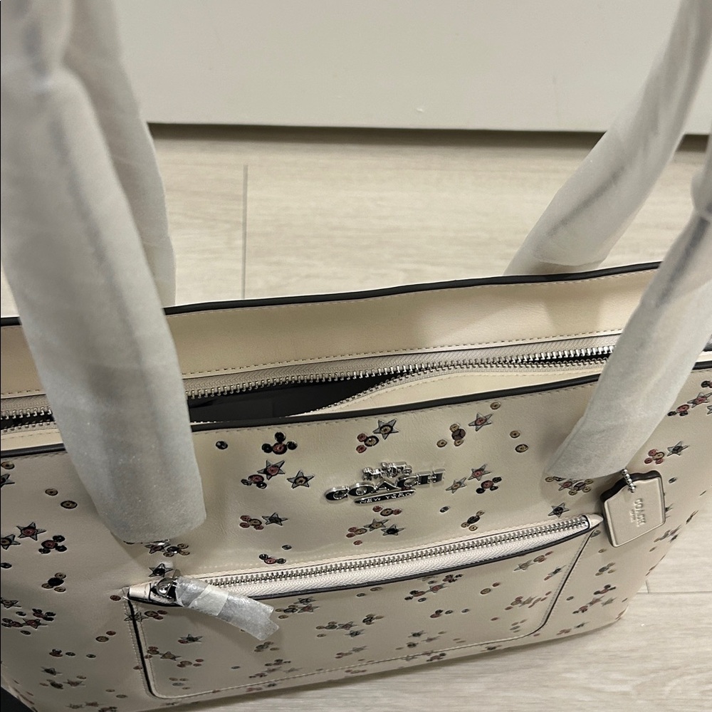 Coach (NWT) Station Tote with Star Print - Picture 7 of 16